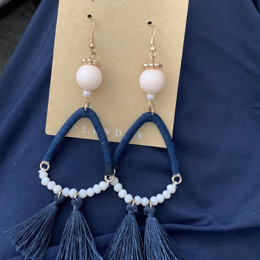 Plunder brand new pair of navy/pink earrings!